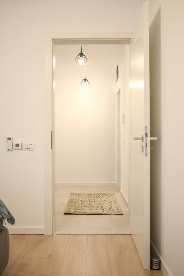 The Next Door Apartaments Bucharest Exterior photo