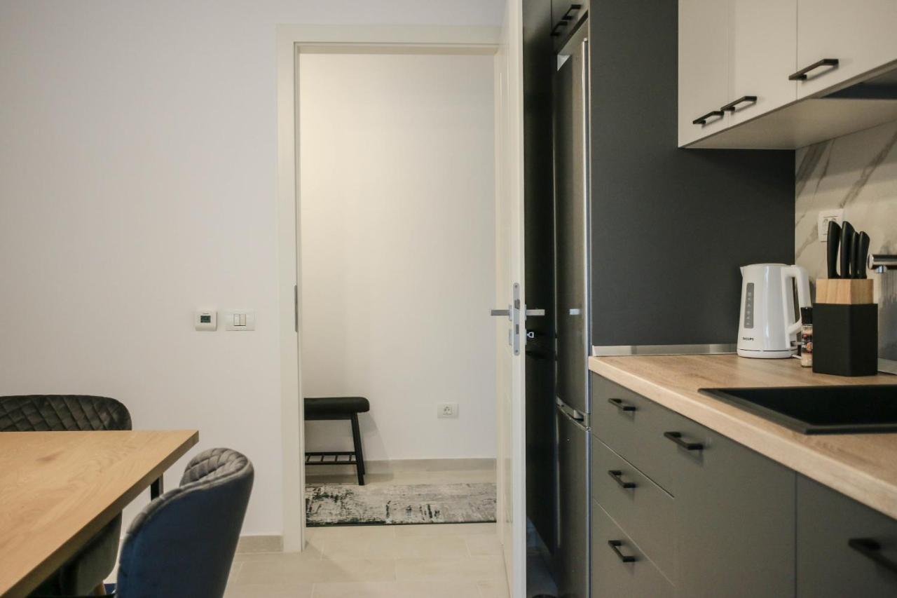 The Next Door Apartaments Bucharest Exterior photo